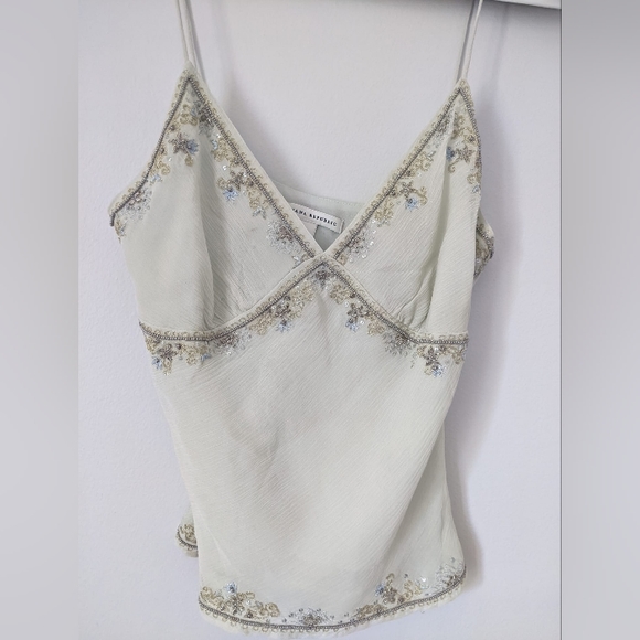 Banana Republic Tops - Banana Republic silk embroidered top, spaghetti straps, Size 0, vintage ♥️